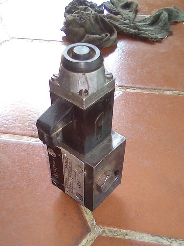 Electrovalvula Selenoide Bloqueo 4x4 Tractor Belarus Rh06101 (Usado)