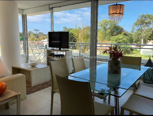 Oportunidad En Venta De 2 Dormitorios En Bellagio Tower, Punta Del Este.