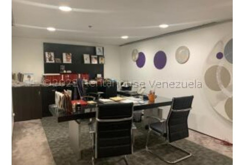 #23-29197 Imponente Oficina En Prado Humboldt