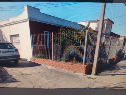 Camino Corrales Proximo Av Gral. Flores. Liceo 65 Y Municipio  D. U$s 35.000 + Bhu