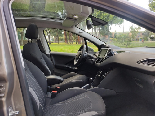Peugeot 208 2014 1.6 Allure