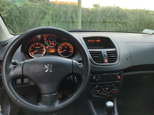 Peugeot 207 1.9 Sedan Xrd 2010