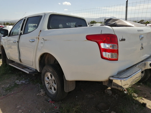 Imagen 1 de 9 de Mitsubishi L200 Pick Up 2019 Por Partes Refacciones