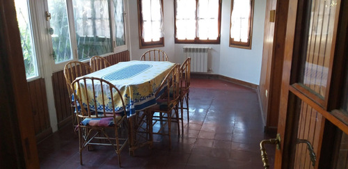 Imagen 17 de 30 de Chalet 4 Ambientes Con Depcia. De Serv.