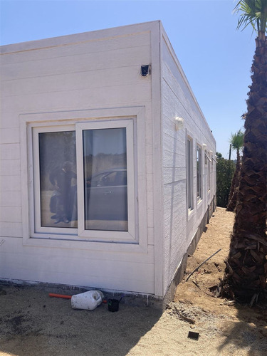 Casa En Venta De 4 Dorm. En Concón