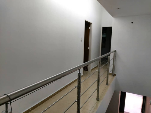 Imagen 5 de 8 de Town House En Urbanización El Castaño 04265330810