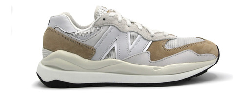 Zapatilla Urbana Hombre New Balance 57/40 Crudo