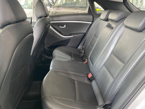 Imagem 11 de 15 de Hyundai I30 1.8 (intermediário) Score Baixo