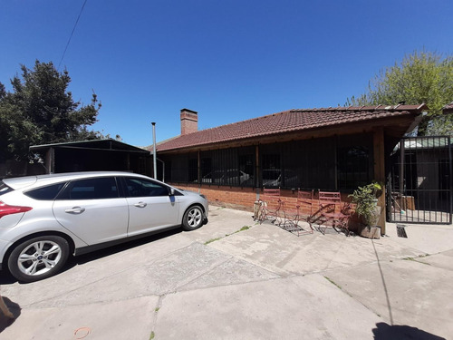 Imagen 5 de 30 de Casa Y Quincho Con Amplio Terreno A. Korn