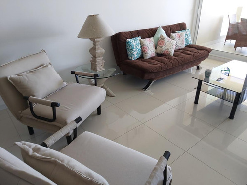 Imagen 2 de 9 de Apto, Vista Al Mar, 3 Dormitorios, Con Servicios - Playa Mansa