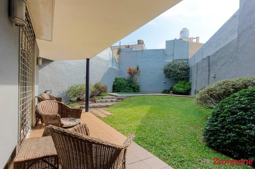 Casa En Boedo Con Parque Y Pileta