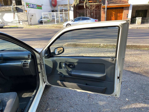 Imagen 14 de 14 de Renault Clio 1998 1.6 Rn