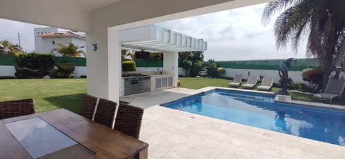 Hermosa Residencia Con Acabados De Lujo