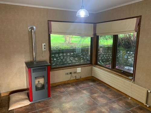 Casa En Venta De 5 Dorm. En Puerto Varas