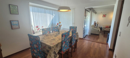 Casa En Venta De 6 Dorm. Colegio Dunalastair Peñalolen