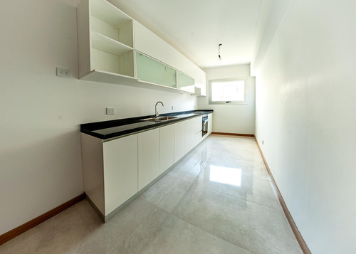 Venta Departamento En Palermo Piso Entero Con Balcón. 4 Ambientes Con Dependencia