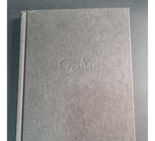 Coraline Neil Gaiman Primera Ed Tapa Dura Libro En Ingles (Usado)
