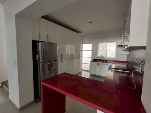 Casa Minimalista En Burgos De Cuernavaca, Temixco Morelos.