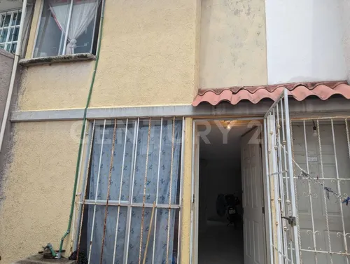 Casa En Venta En Galaxia La Laguna, Cerca De Bulevar Carmelitas.