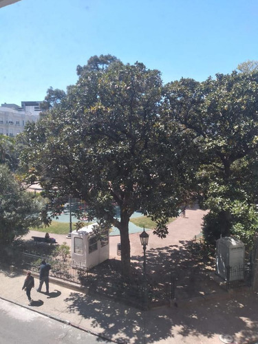 Imagen 3 de 19 de Plaza Zabala Esquina Washington