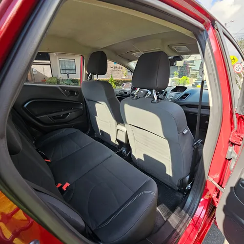 Ford Fiesta 1.6 sedan automático