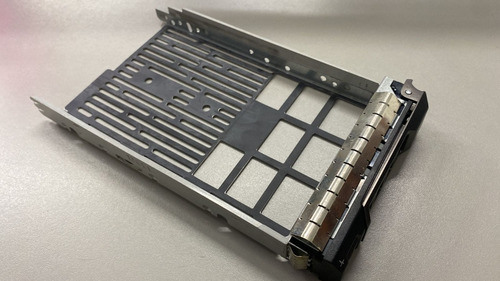 Imagem 8 de 10 de Gaveta Dell R710 R610 R620 R715 R720 - 0kg1ch 3.5'