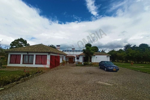 En Venta Casa Campestre En Zipaquirá Vereda Susagua Muy Cerca De La Variante Zipaquirá - Ubaté