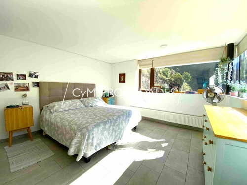 Moderna Town House En El Arrayan, Sector Los Refugios