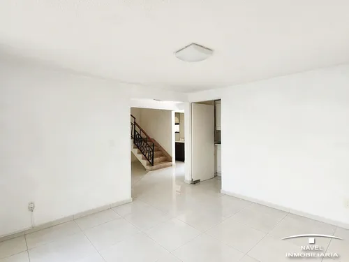 Casa Venta, Estratégicamente Ubicada El Sur De La Ciudad En La Colonia La Joya