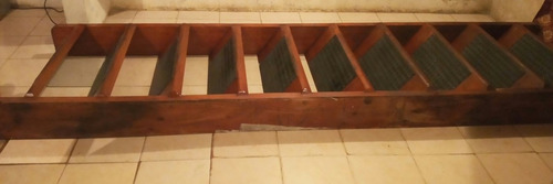 Escalera Caoba Roja