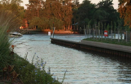 Imagen 5 de 8 de Alquiler Cama Náutica 19 Pies Delta Marina