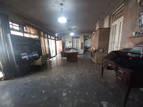 Remax Vendimia Vende Casa Y Galpon En Ciudad