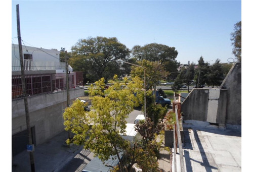 Venta Casa 5 Amb En Lomas Del Mirador Oportunidad