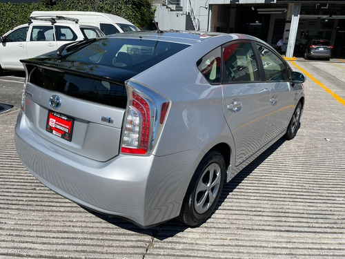 Imagen 3 de 15 de Toyota Prius Modelo 2015