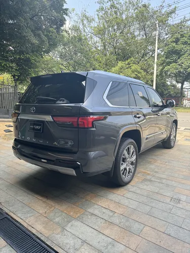 Toyota Sequoia 3.4 V6 Capstone