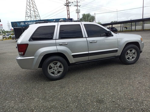 Imagen 4 de 17 de Jeep Grand Cherokee Laredo