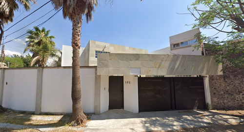 Casa En Jurica Pinar, Santiago De Querétaro. Inversión De Remate Bancario.