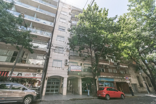 2 Amb. Apto Credito - Patio Y Balcon - Estado Muy Bueno,.-