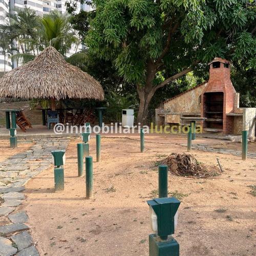 Apartamento En Alquiler, La Llanada, Ref 458