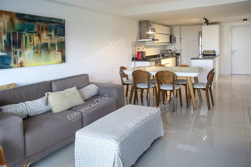 Apartamento En Venta En Torre Esmeralda De 3 Dormitorios , En Punta Del Este