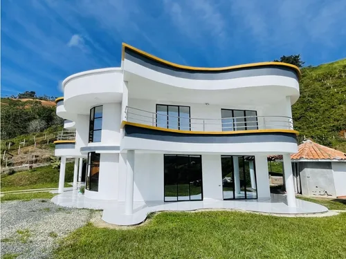 Se Vende Casa En Club Campestre En San Roque, Antioquia