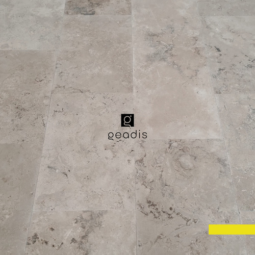 Marmeta Travertino Ámbar Natural 40.6x61x1.2 Poro Abierto Beige Mate