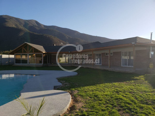 Casa En Venta De 3 Dorm. En Olmué
