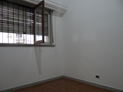 Departamento 2 Amb En Planta Baja Al Frente .villa Crespo