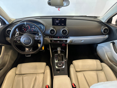 Audi A3 Sedan 1.8 Tfsi Ambition S-tronic 4p