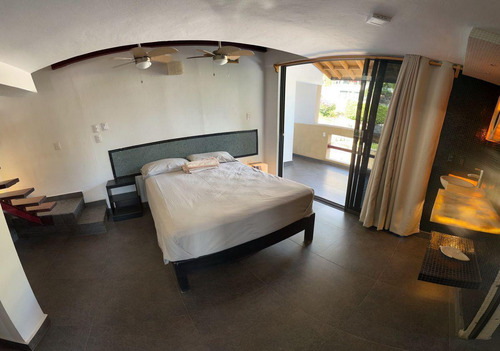 Casa Con Alberca En Privada Con Acceso Y Vista Al Lago De Tequesquitengo