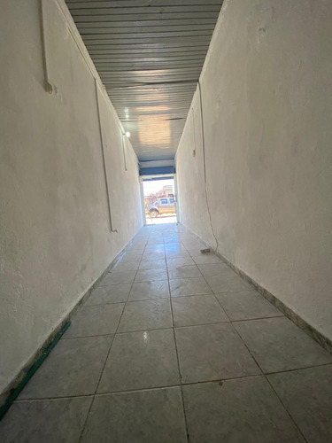 Lega Propiedades Alquila Local Comercial Con Buena Ubicación.