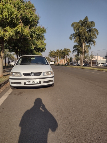 Imagem 2 de 11 de Volkswagen Gol 2001 1.8 5p