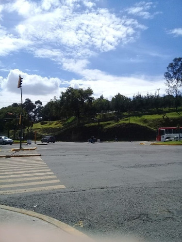 Imagen 10 de 13 de Renta De Local En Pequeña Plaza Comercial