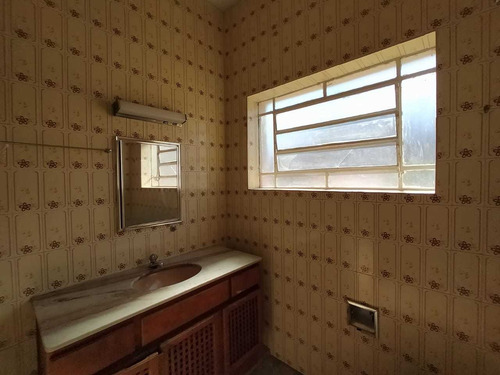 Imagem 15 de 26 de Casa Térrea Para Locação E Venda, Com Três Dormitórios, Piscina E Churrasqueira Na Avenida Santos Dumont, Jd. Boa Vista. - Pr - Ca1299_gprdo